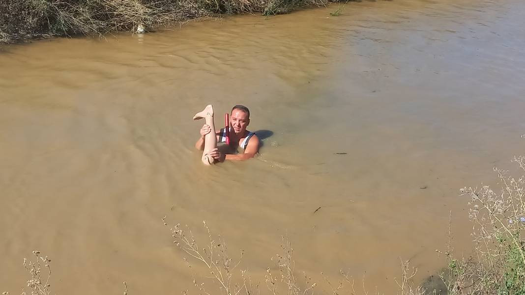 Sulama kanalında bir battı bir çıktı. Boğulma ihbarına giden ekipler şaşkına döndü - Resim: 3